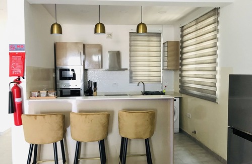 Teshie Apartamento | The Diamond Suite 15 mins from the airport for family, friends and Holiday relax