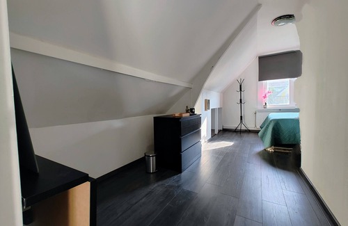 Ijsselmonde Cama Y Desayuno | The Diesel Bed and Breakfast