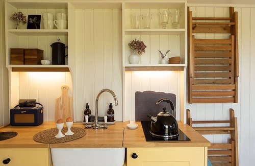Ty Croes Cabina | The Dilly: Luxury, romantic shepherd's hut for two on Anglesey