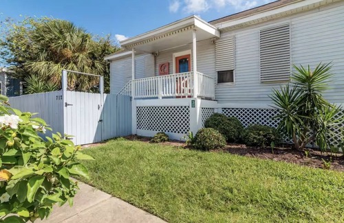 Galveston Casa | The Dinghy 2 Bedroom Home