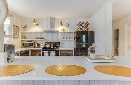 Biloxi Cabaña | The Disco Mermaid, a newly renovated retro cottage in downtown Ocean Springs.