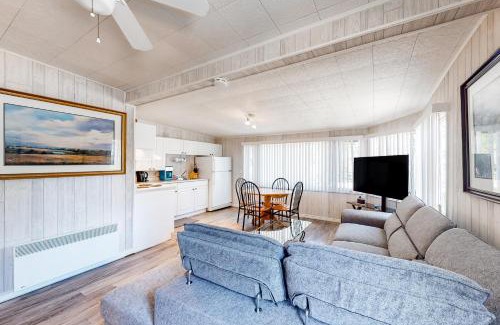 Wasaga Beach Casa | The Dockhouse Cottage Five