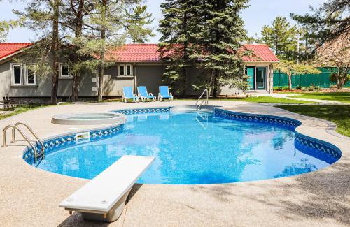 Wasaga Beach Casa | The Dockhouse Cottage Five