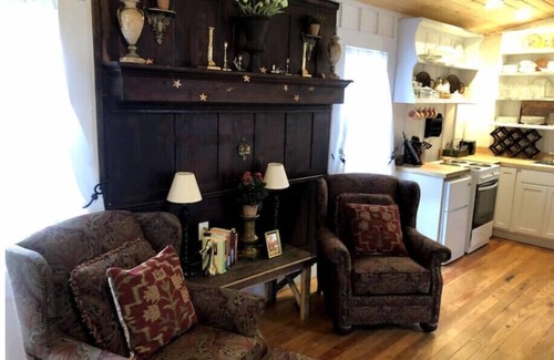 Cashiers Cabina | The Dogwood Cabin – Part of Cashiers Lake Cabins