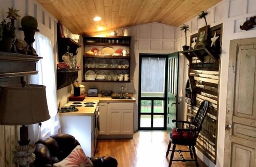 Cashiers Cabina | The Dogwood Cabin – Part of Cashiers Lake Cabins