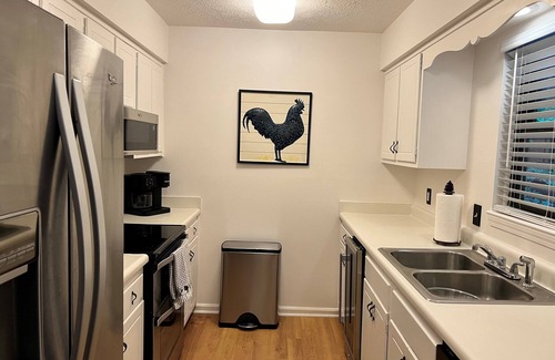 Sapphire Condominio | The Dogwood condo is located in the heart of Sapphire Valley with WiFi, AC