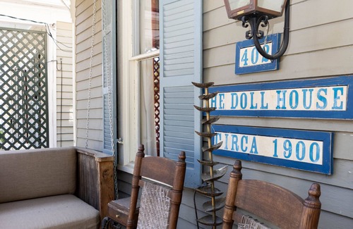 Natchez Casa | The Dollhouse | 3/2 | Walk to Downtown