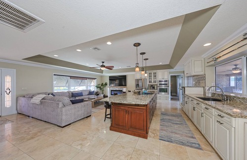 Bal Harbour Casa | The Dolphin Inn with views of Tampa Bay & Marina