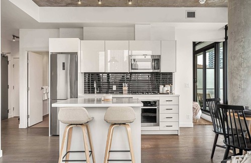 Connaught Apartamento | The Domain | Skyline View | King Beds | Pool | Gym