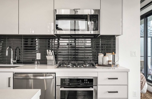 Connaught Apartamento | The Domain | Skyline View | King Beds | Pool | Gym