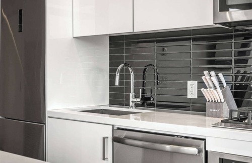 Connaught Apartamento | The Domain | Skyline View | King Beds | Pool | Gym