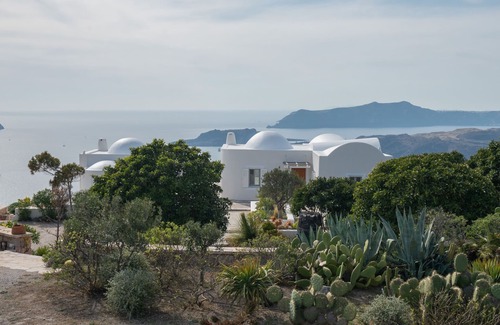 Santorini Villa | Villa única con impresionantes vistas al mar, jardín mediterráneo y pista de squash