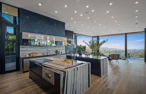 Bel Air Casa | The Donella Mansion: Exquisite Modern Living in Bel Air with Stunning Views