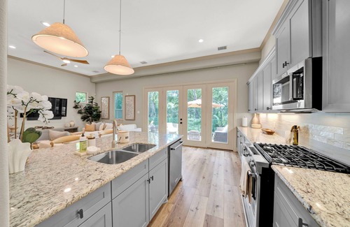 Grogan's Mill Casa | The DOVI Collection - Gated Luxury Retreat & Pool