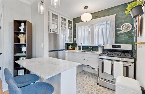 Golden Hill Apartamento | The Downtown Carriage Flat