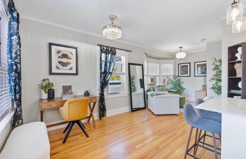 Golden Hill Apartamento | The Downtown Carriage Flat