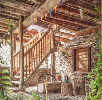 Ascou Casa | The Dragon Barn - Studio