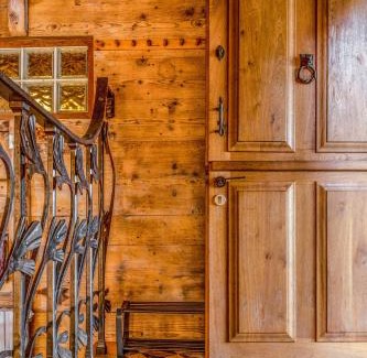 Ascou Casa | The Dragon Barn - Studio