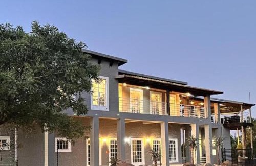 Maruleng Cabina | @The Drakens Lodge