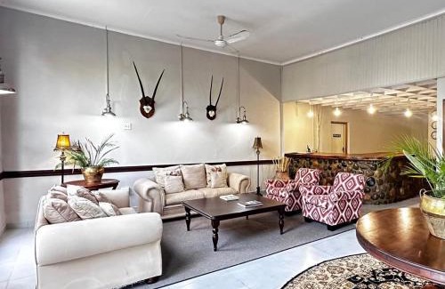 Maruleng Cabina | @The Drakens Lodge