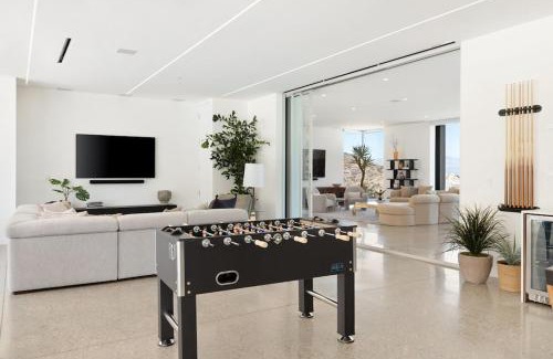 Palm Desert Casa | The Dream House Modern Estate Perched Above Palm Desert