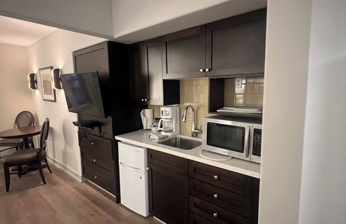 Oro-Medonte Condominio | The DREAM HOUSE Retreat @Carriage Hill next door to HORSESHOE VALLEY RESORT