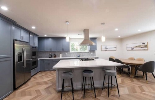 Woodland Hills Casa | The Dream House