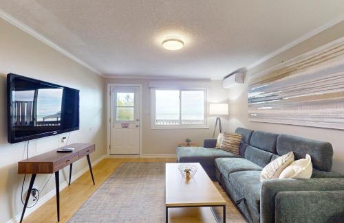 Wasaga Beach Casa | The Driftwood Deck 5A
