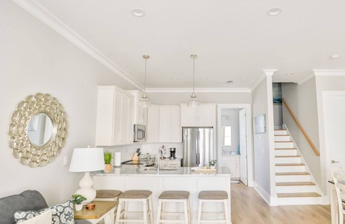 Gulf Shores Cabaña | The Driftwood Haus: A Minimalist Beach Cottage