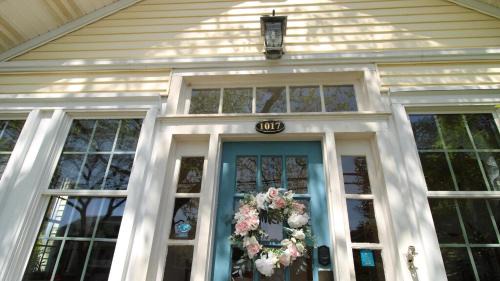 Village Green Casa | The Duck Pond Cottage