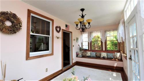 Village Green Casa | The Duck Pond Cottage