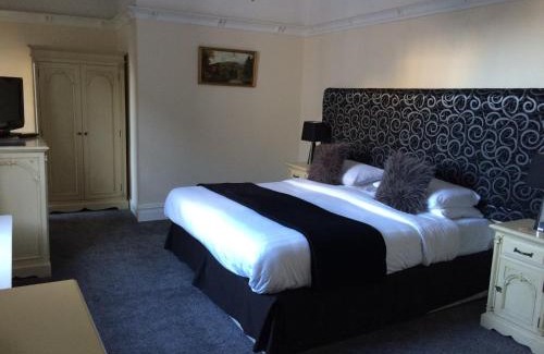 Llanrwst Hotel | The Eagles Hotel
