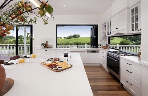 Maleny Casa | The Easton at Maleny - Hamptons Countryside Retreat