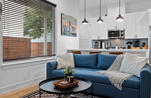 Govalle Casa | The Eastside Den – Pet-Friendly w/ Yard