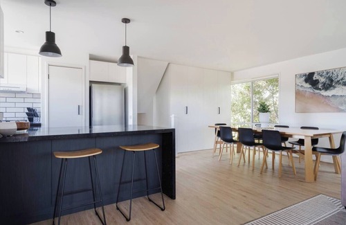 Rosebud Casa | The Ebony Coastal Retreat near Rosebud Beach