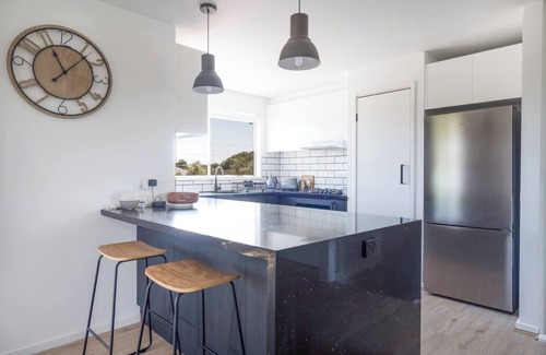 Rosebud Casa | The Ebony Coastal Retreat near Rosebud Beach
