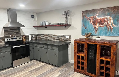 La Grange Casa | The Edge of Town