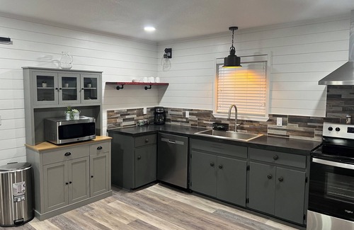 La Grange Casa | The Edge of Town