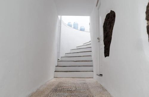 Ioulida Apartamento | The Elegant White House