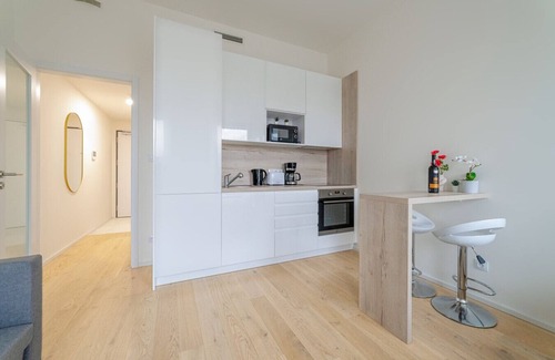 Smichov Apartamento | The Elegant White Suite in SmichovCity Residence