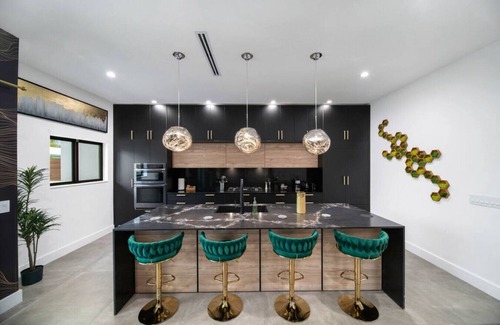 Victoria Park Casa | The Elements Home with 2 Pools