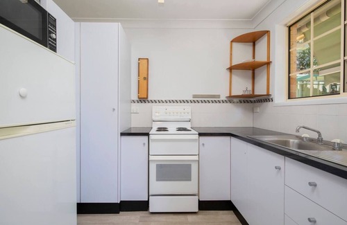 Tighes Hill Casa | The Elizabeth A Romantic Garden Retreat for Two