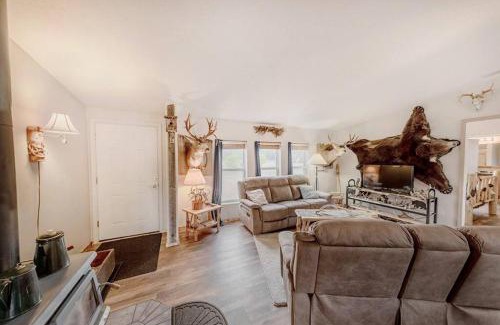 Boundary County Casa | The Elk Run 2 bed 2 bath family retreat with wifi