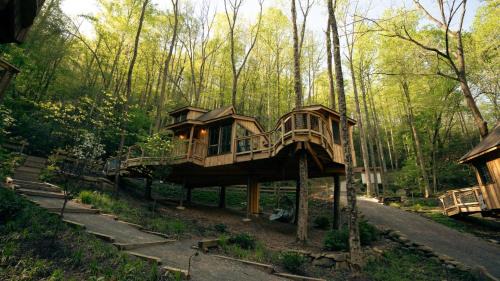 Gatlinburg Casa | The Elm in Treehouse Grove at Norton Creek