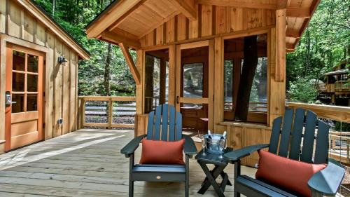 Gatlinburg Casa | The Elm in Treehouse Grove at Norton Creek