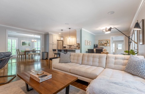Burton Valley Apartamento | The Eloise - Elegant Ranch Near Green Hills