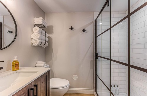 Elora Casa | The Elora Place Guest Suite-one block from Elora's vibrant downtown core!
