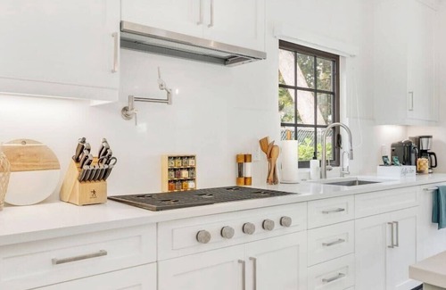 Central Park Villa | The Elysian Estate - Luxury 4 Bed