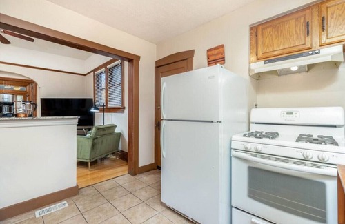 Lower Avenues Apartamento | The Emerald Cabin - Historic Downtown Avenues Apt