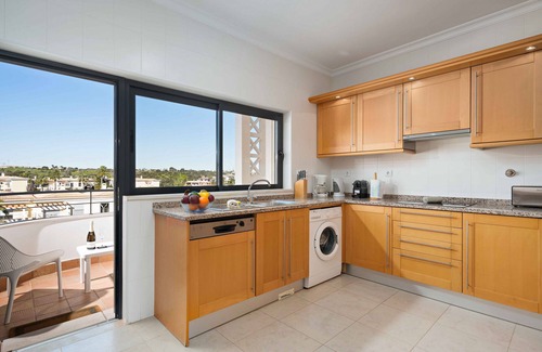 Porto de Mos Apartamento | The Emerald - Lagos Apartment by Ideal Homes